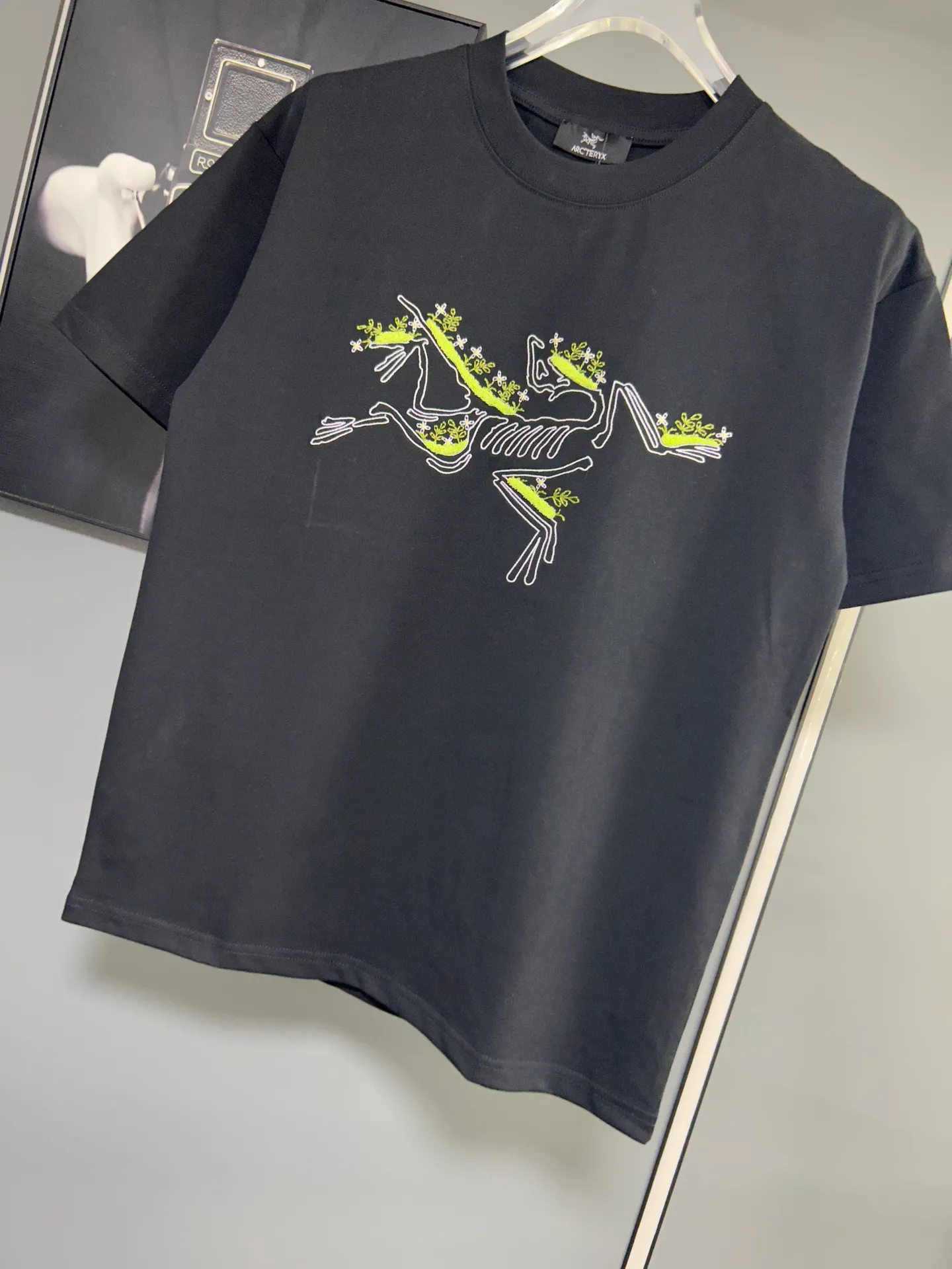 ARC TERYX/ Quality T Classic LOGO Same Style 2026ss Quality Versatile Quality : Black.White Size：S M L XL